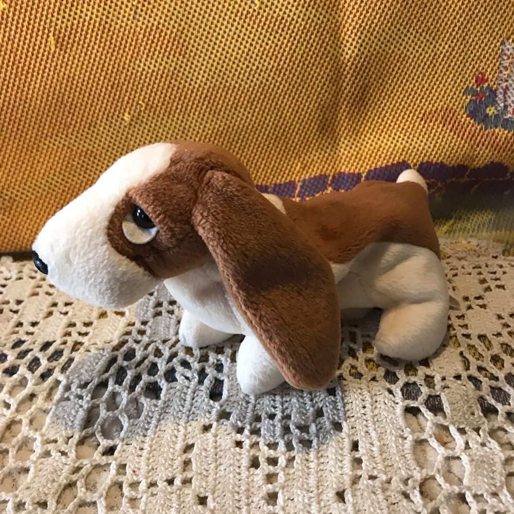 Ty, Inc. Tracker Basset Hound Beanie Baby - Picture 2 of 5